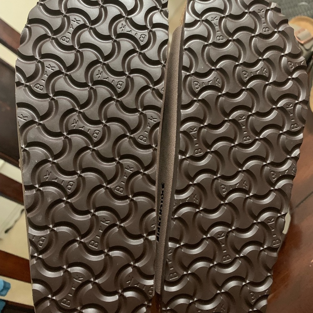 Brand new never been worn size 40 Birkenstock’s. - Picture 2 of 2